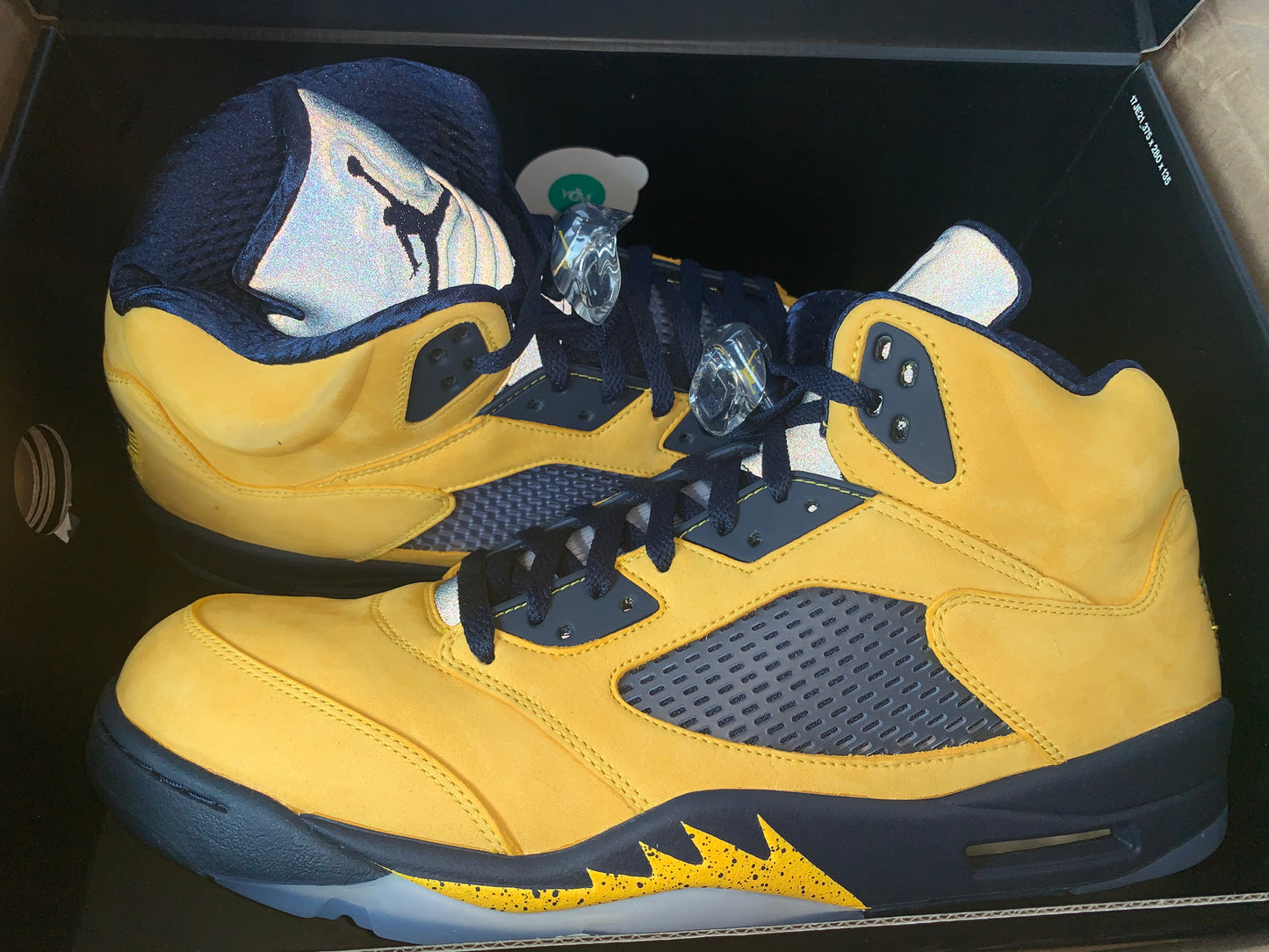 Retro Air Jordan 5 “Michigan” 2019