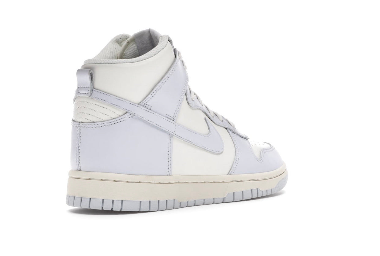 Wmns Dunk High “Football Grey”