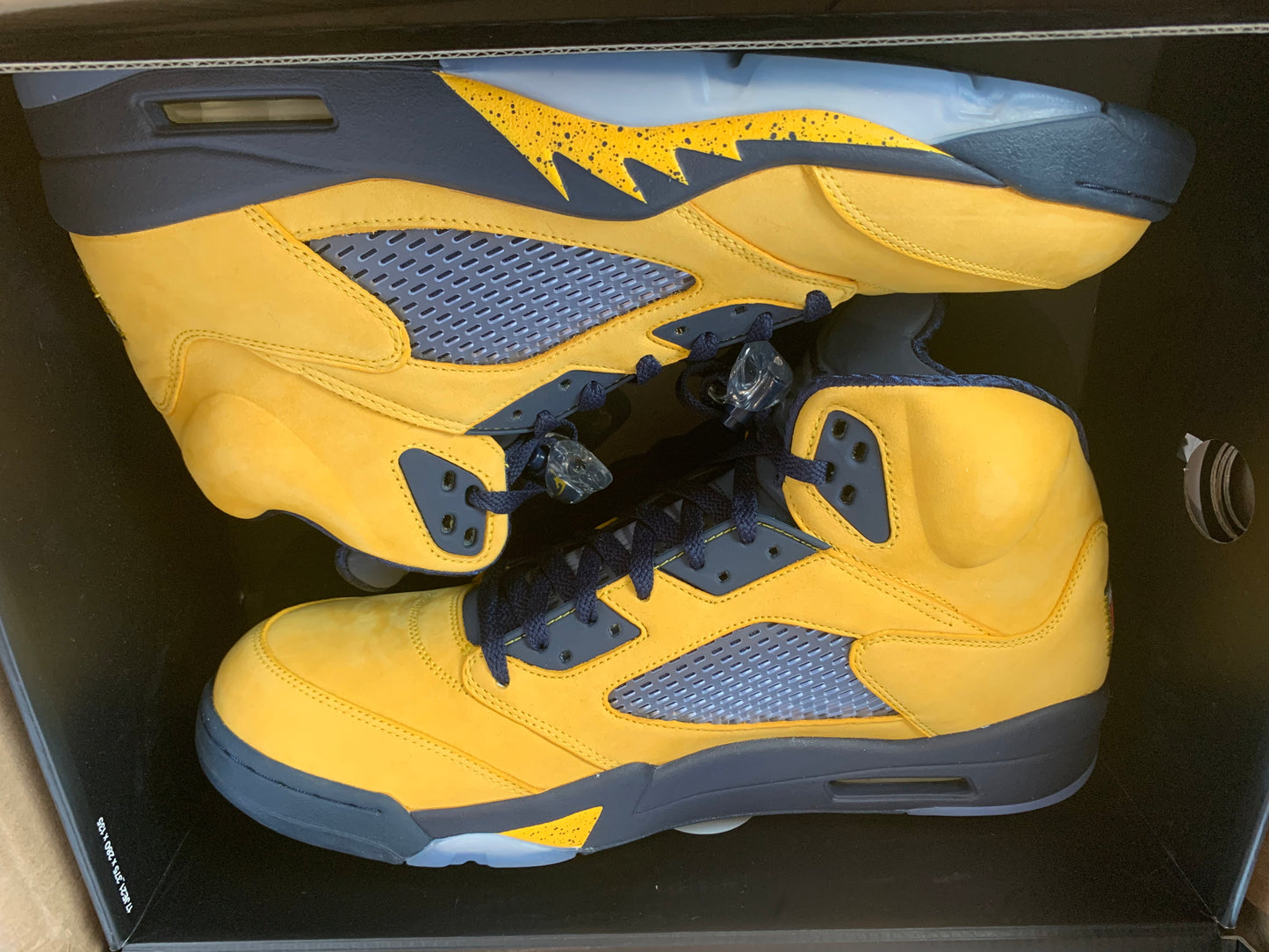 Retro Air Jordan 5 “Michigan” 2019